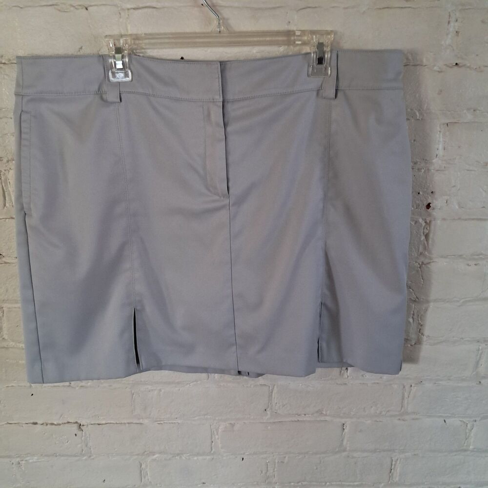 Izod Golf Women’s 18 Grey Skirt Skort  Style 167713